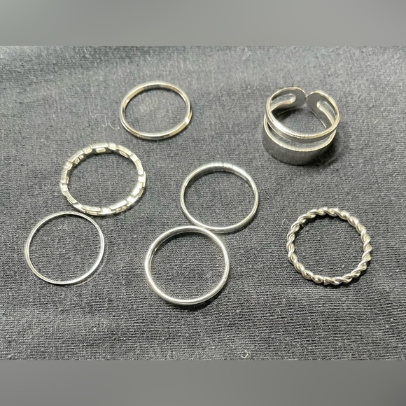 7 stackable rings - Picture 2 of 3